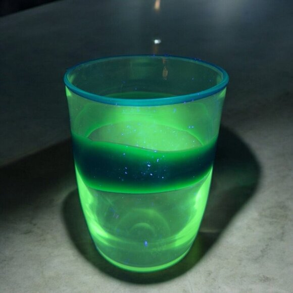 Kosta Boda Unica Hand Blown Glass Vase Green UV Manganese 365nm Glow Glass VTG - Picture 1 of 16